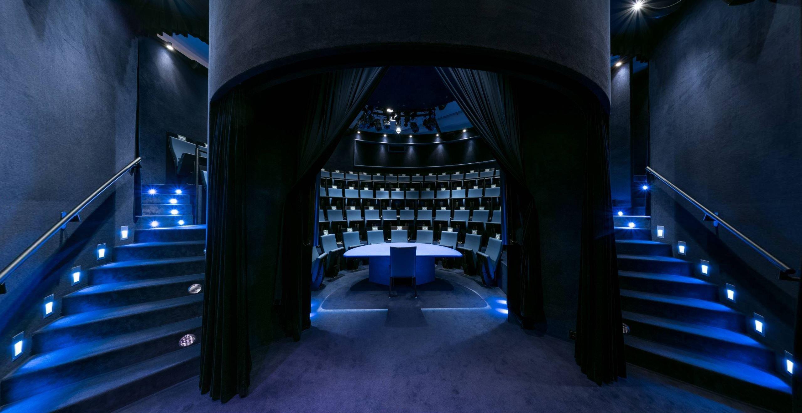 ✨ 테이블 매직 시어터 - 알렉산더 크리스트