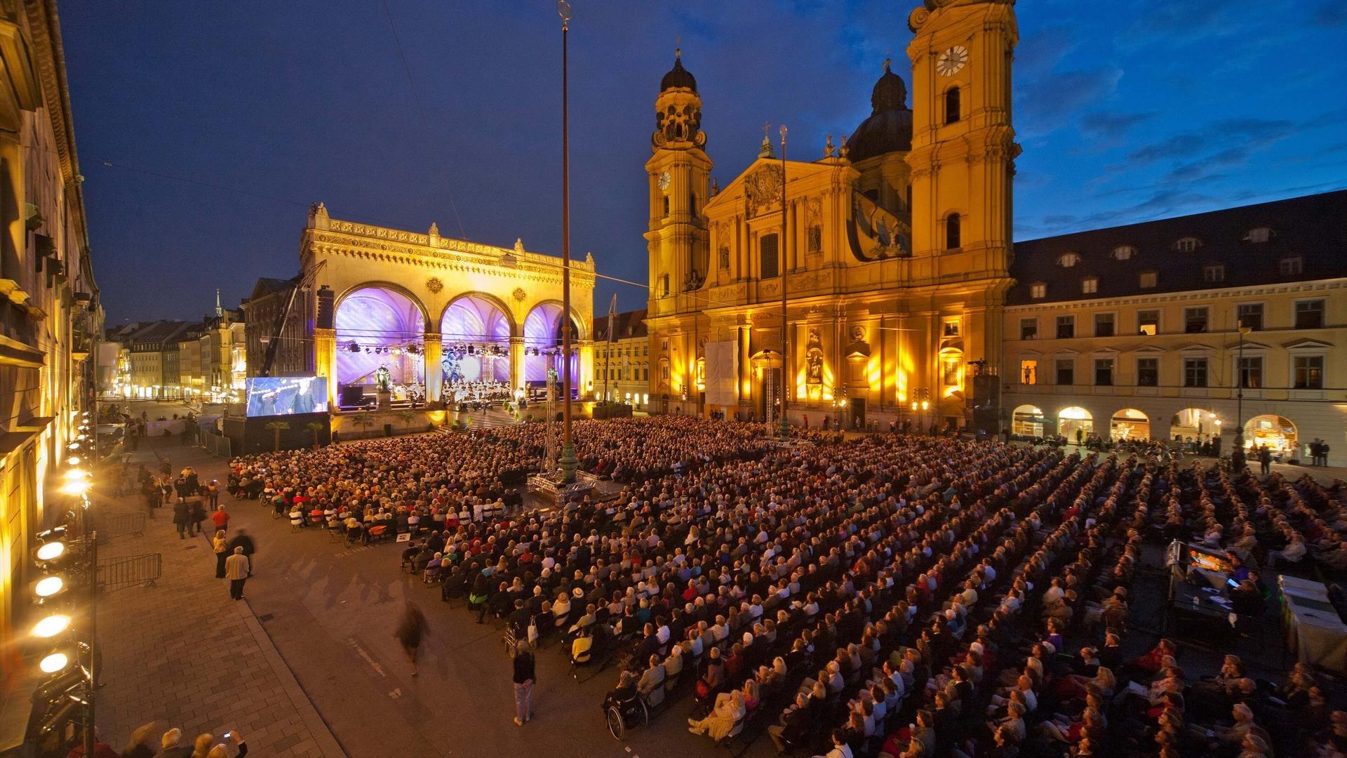 클래식 암 오데온플라츠 공연 모습