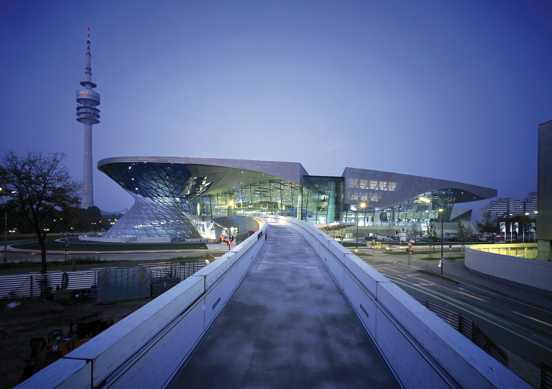 BMW 벨트 건물 외관 및 내부 전경