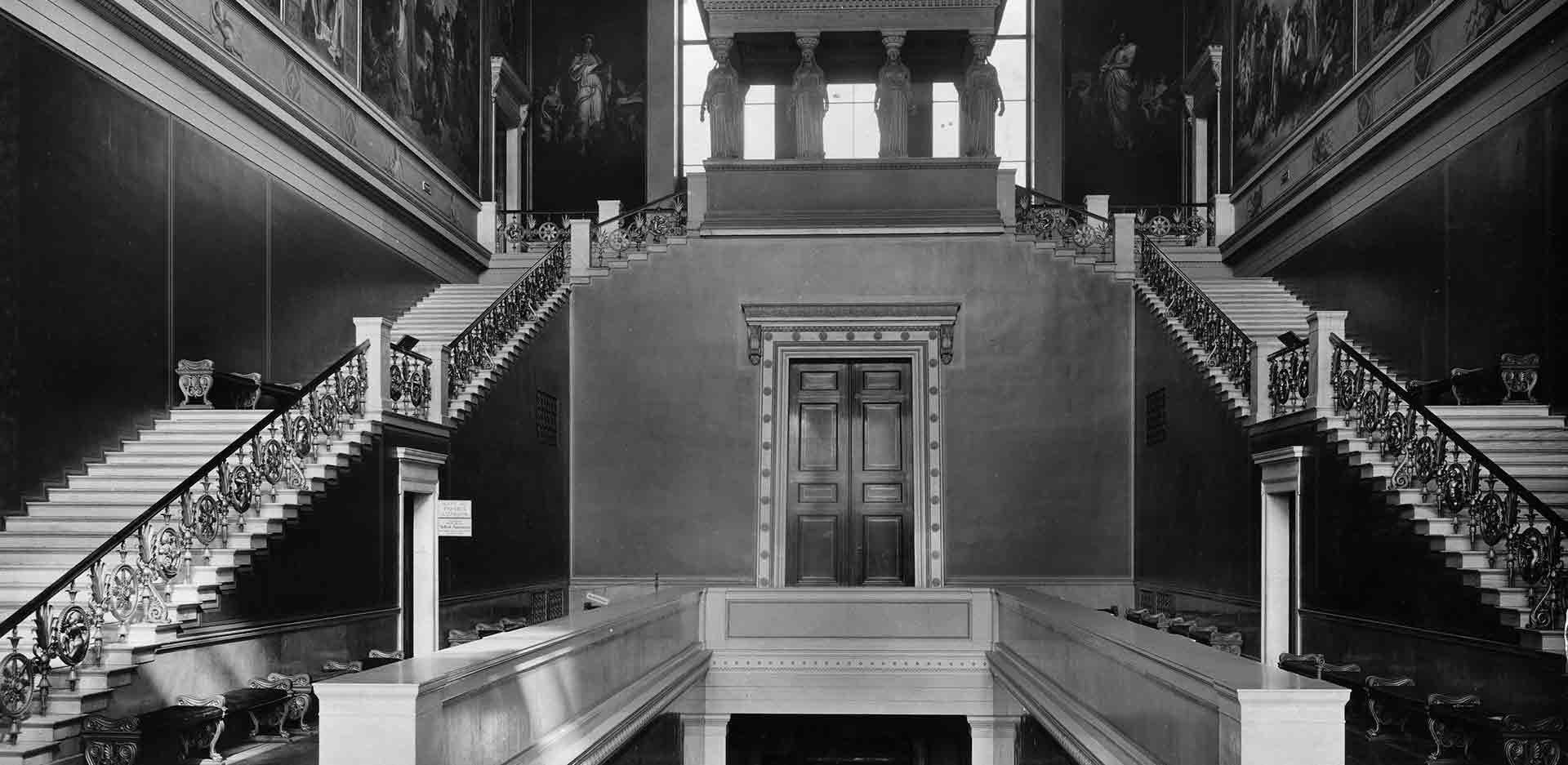 박물관 중앙 계단 홀