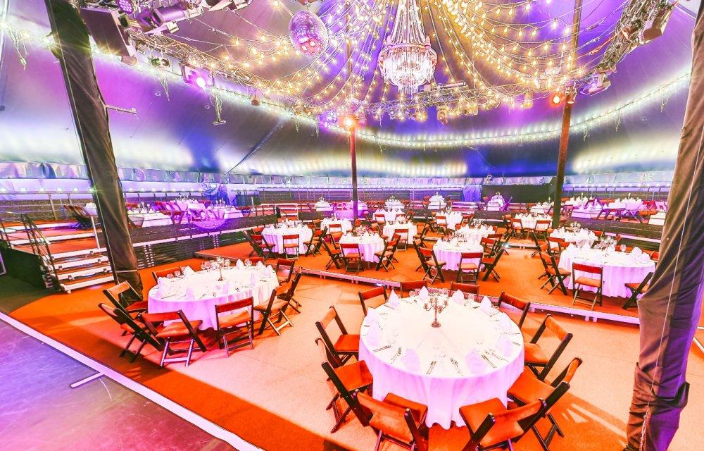 🎪 칸츨러암트 옆 티피 (티피 암 칸츨러암트)