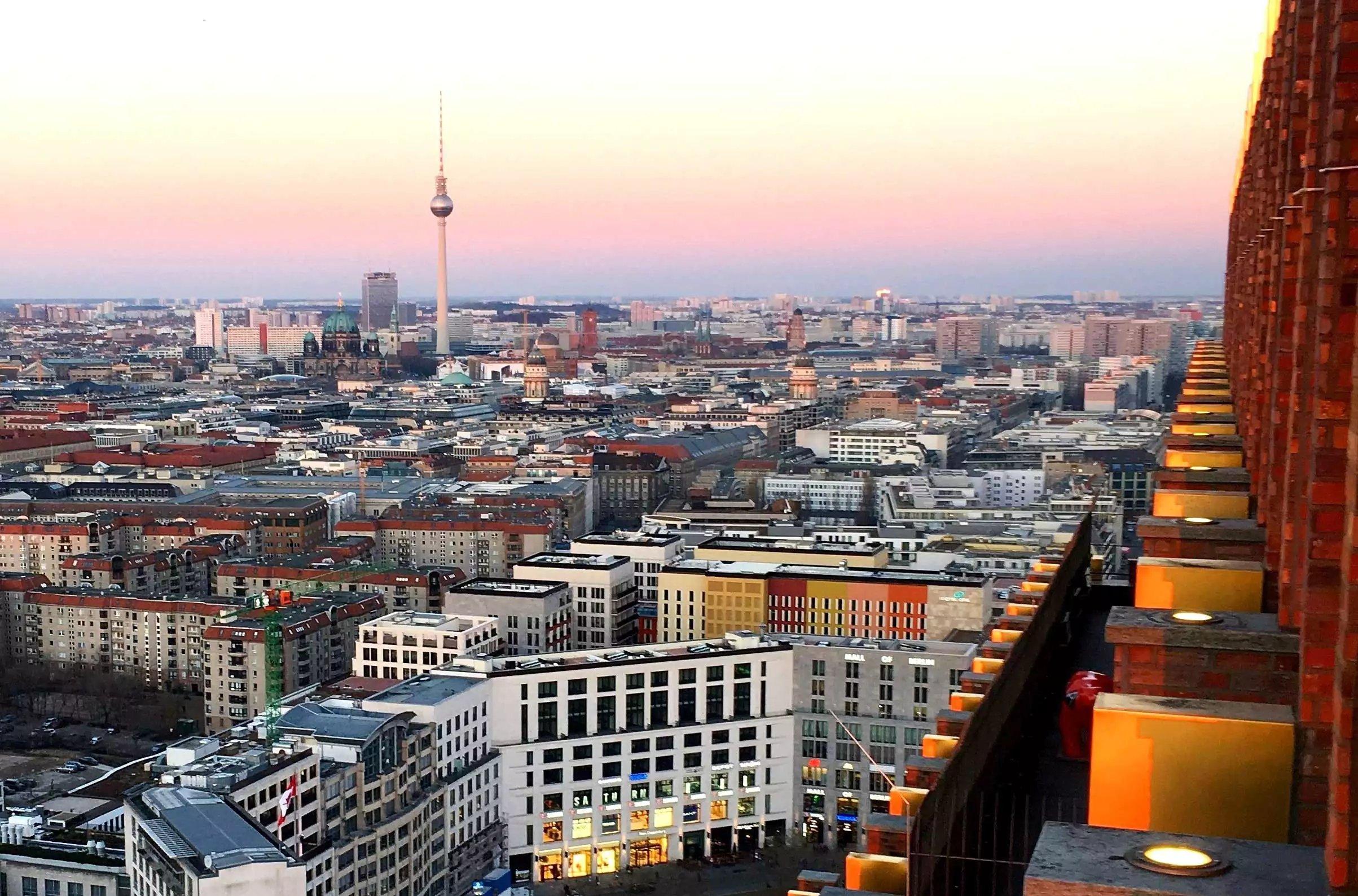 TV 타워(페른제투름) 배경