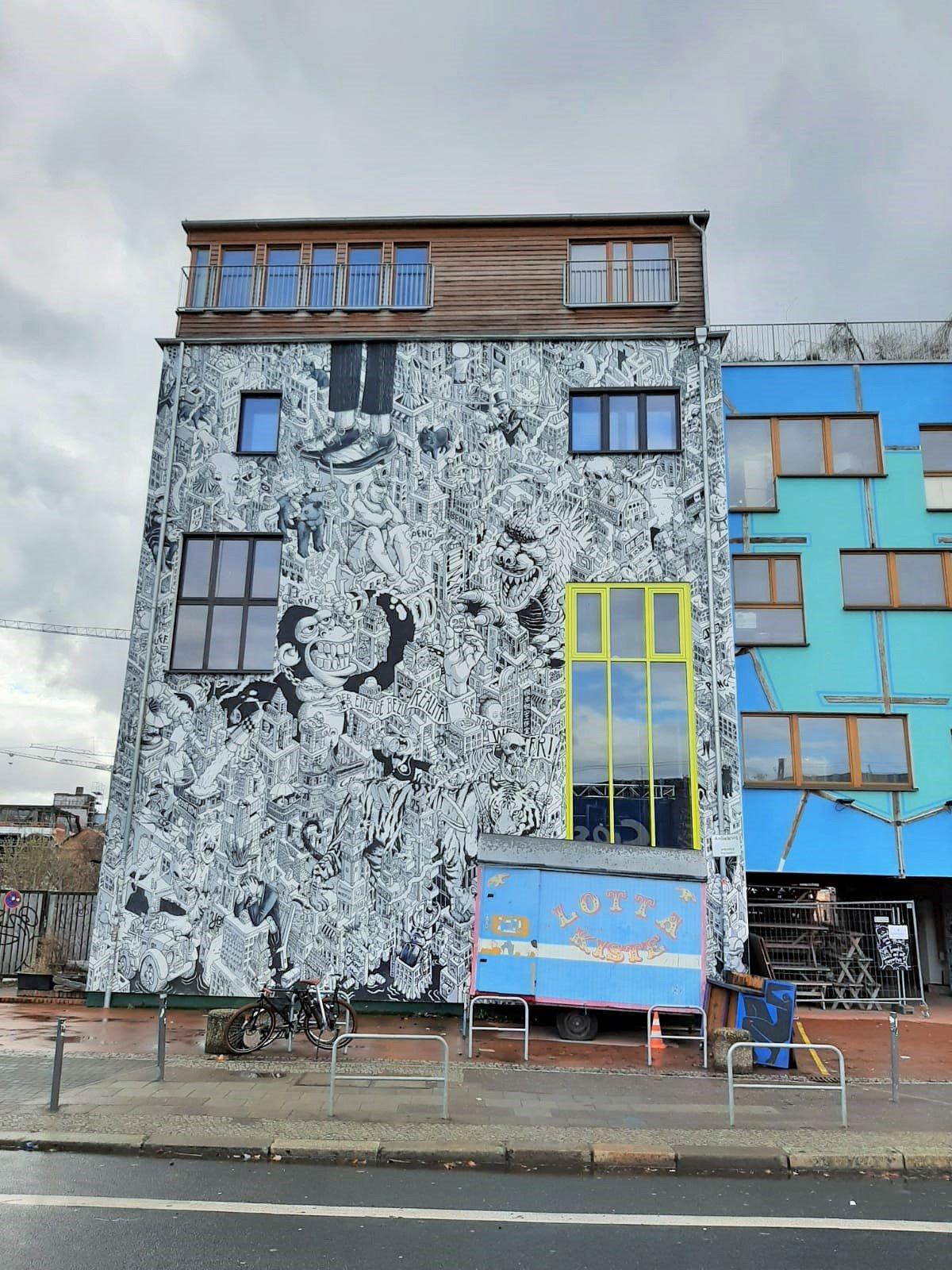 예술 설치물 및 그래피티