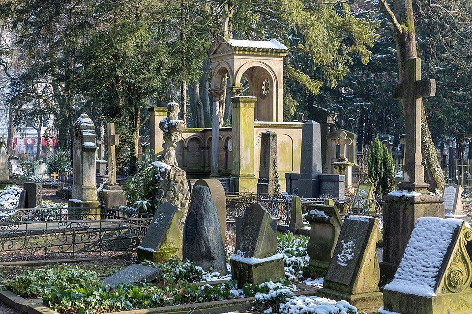 본 옛 공동묘지 음악 행사