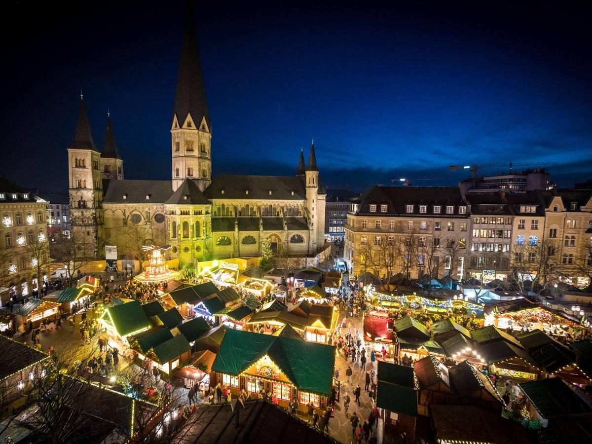 뮌스터플라츠 중앙 (본 뮌스터 배경)