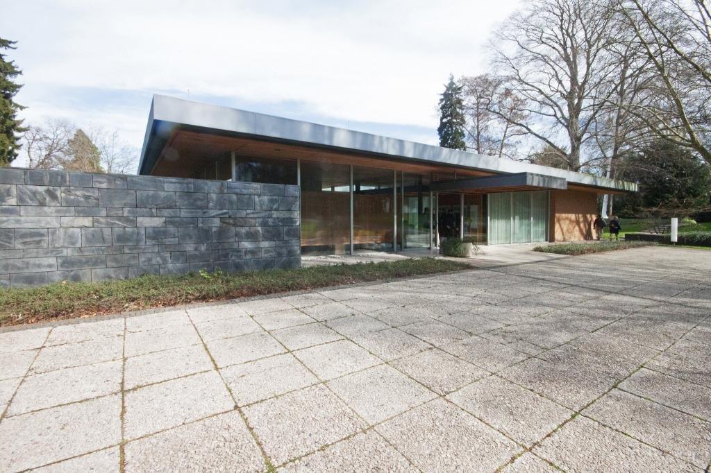 🏛️ 총리 관저(칸츨러붕갈로)