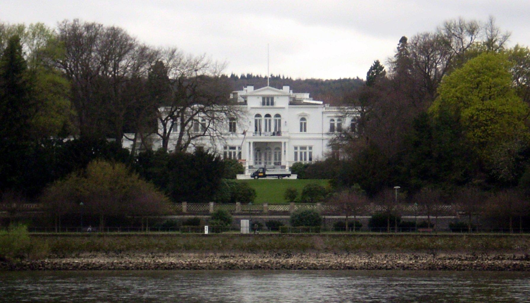 라인강변에서 바라본 빌라 전경