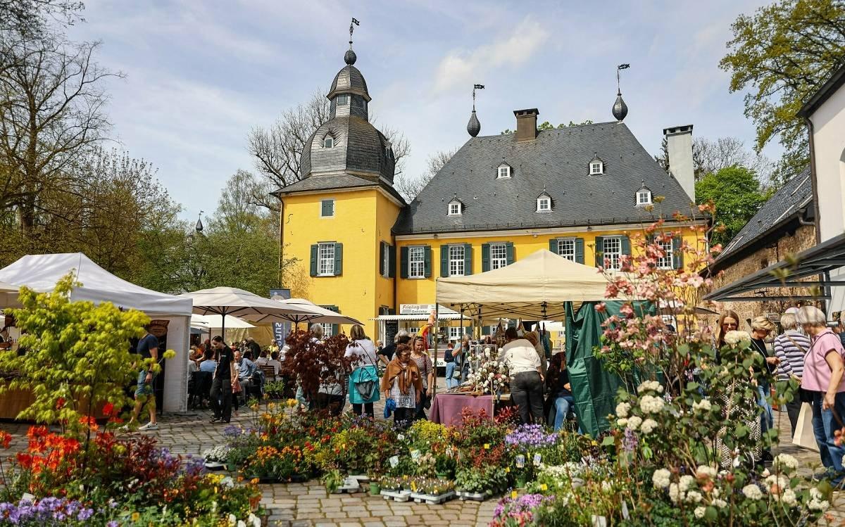 슈틸블뤼테 마켓의 화사한 모습