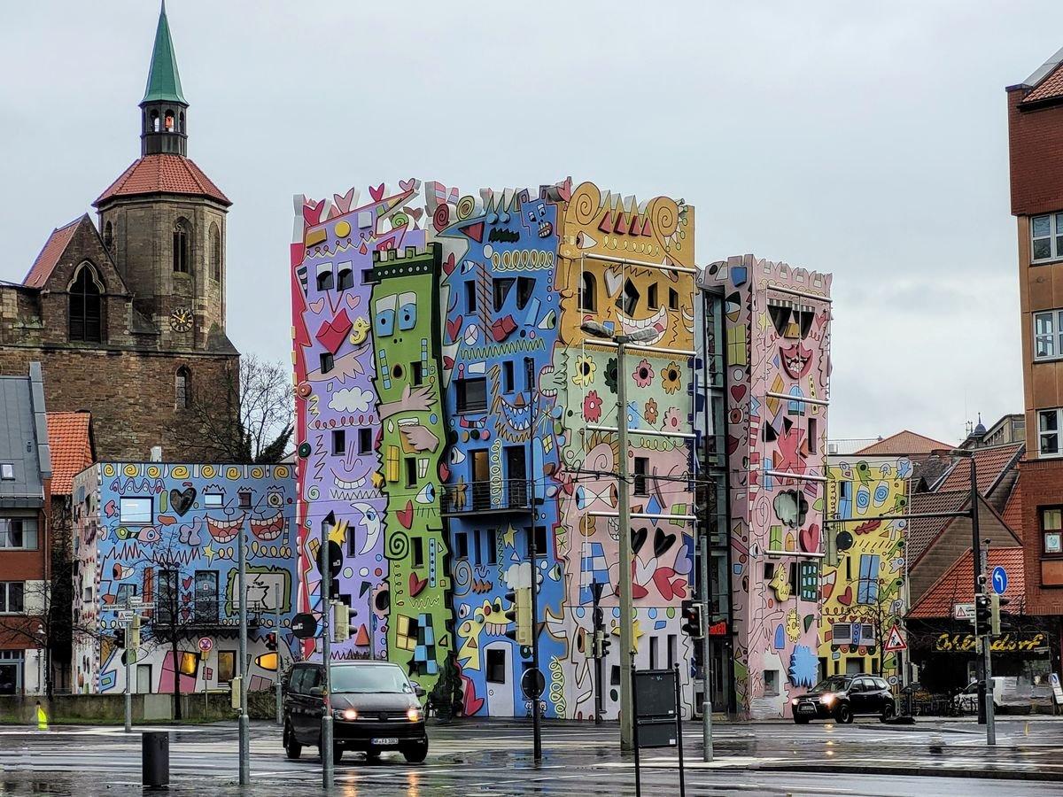 건물 모서리 및 측면