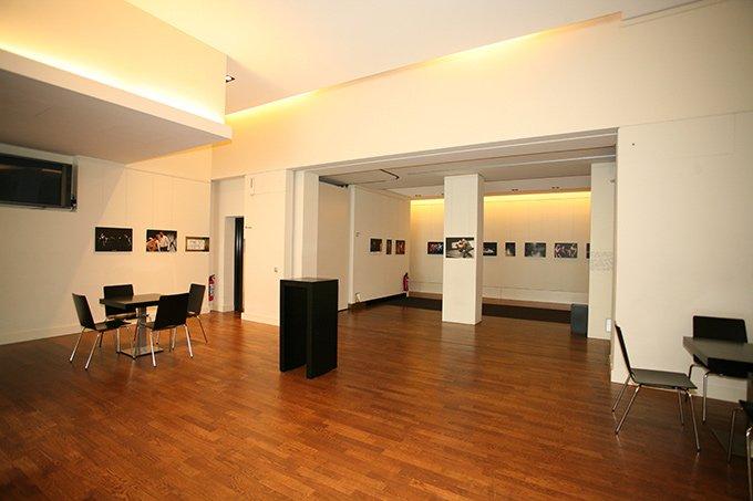 극장 로비 및 계단