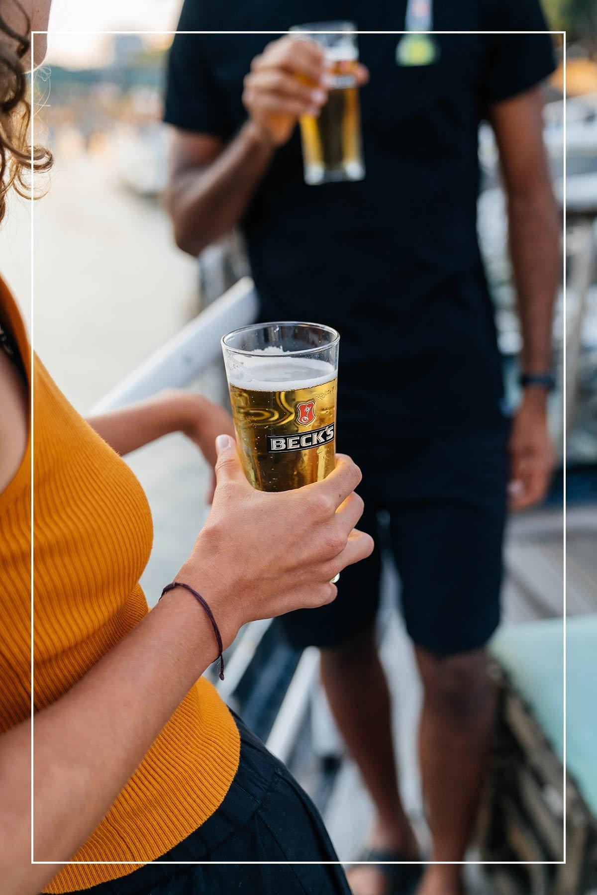 시음 바에서의 맥주 사진