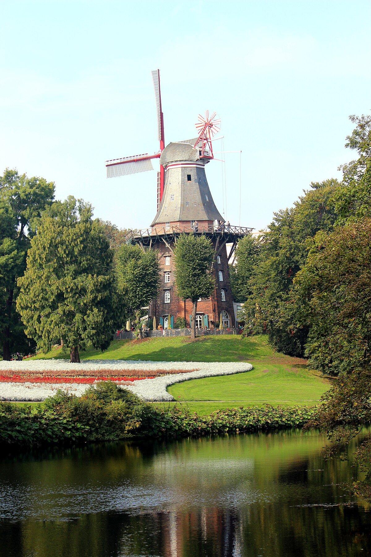 풍차 주변 발 공원 (Wallanlagen Park near the Windmill)