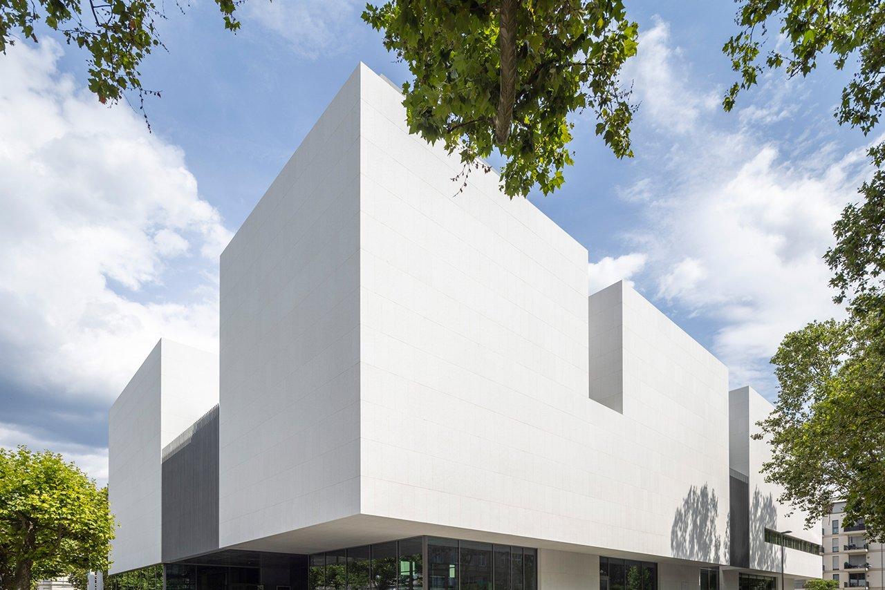 🏛️ 뮤지엄 라인하르트 에른스트