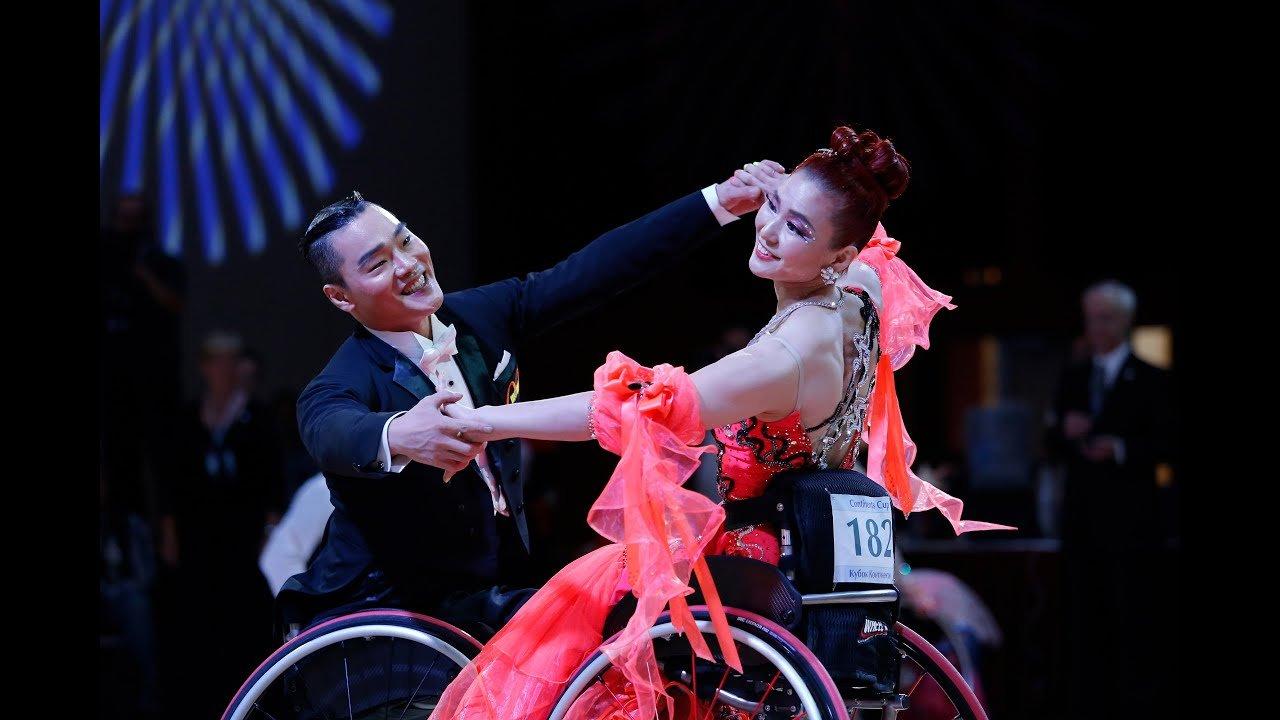 휠체어 댄스 대회 모습