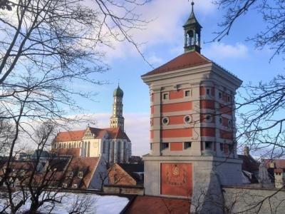 🏰 붉은 문(로테스 토어)