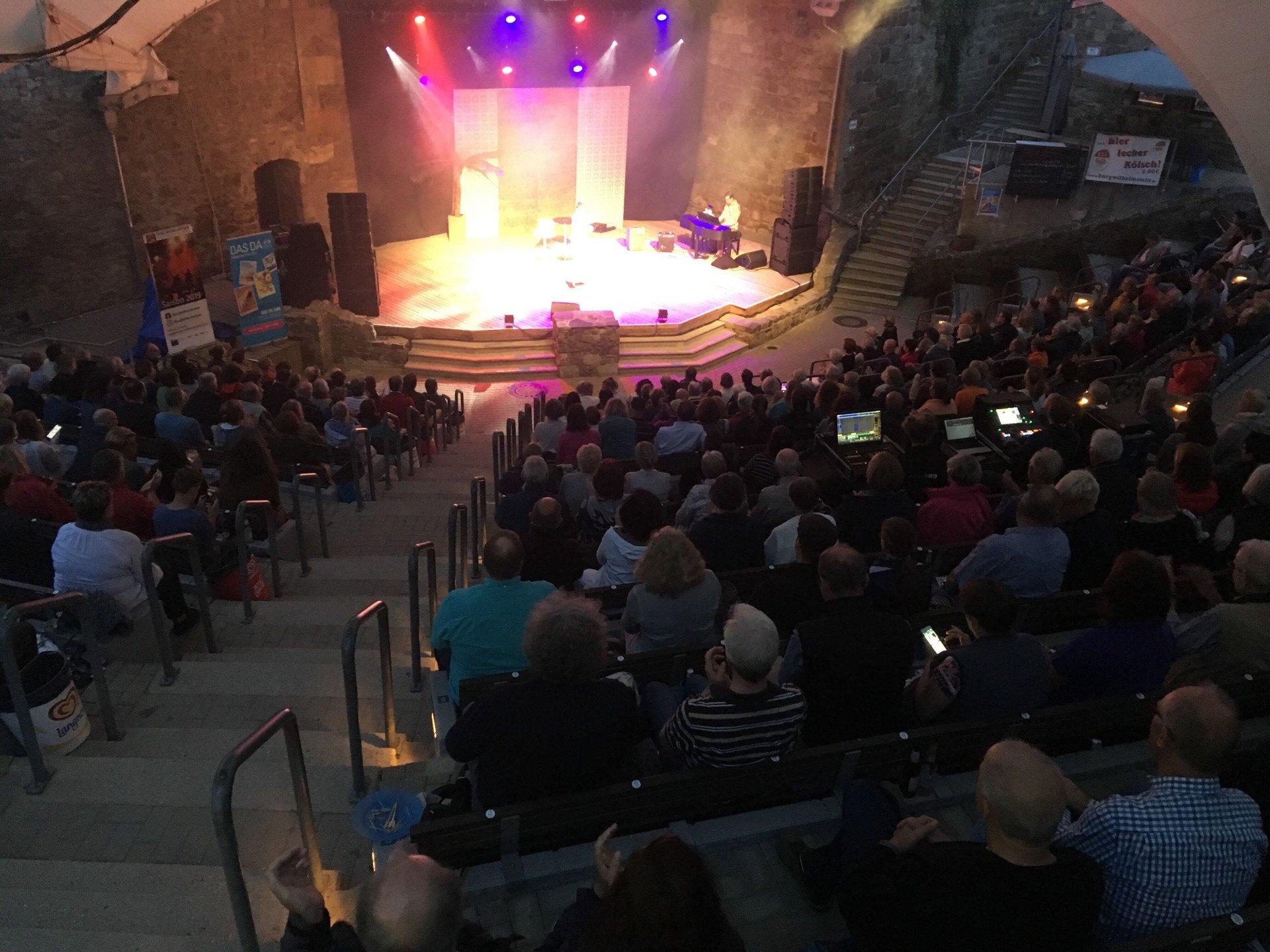 빌헬름슈타인 성 또는 구트 헤프샤이트 (특별 공연 시)