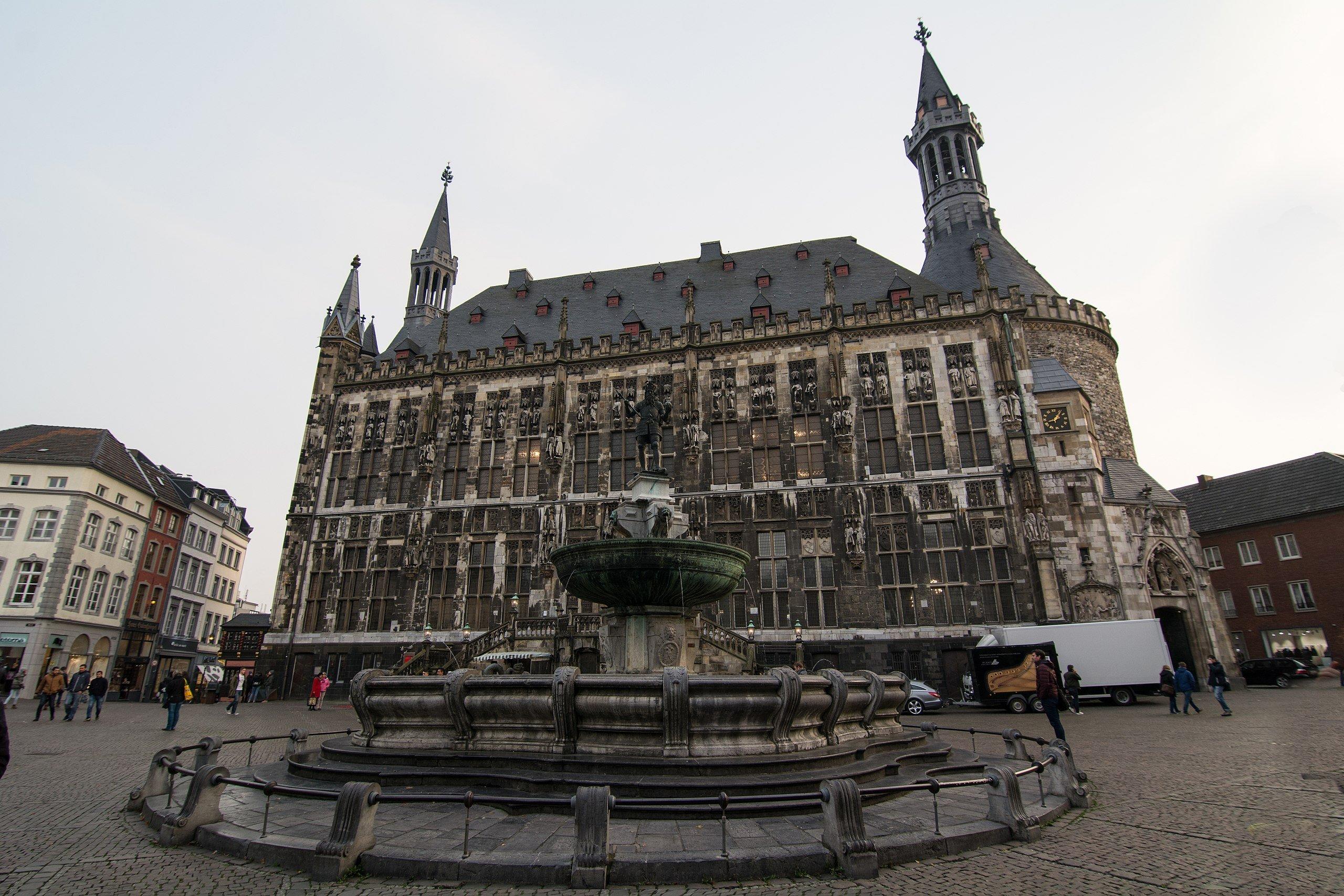 마르크트 광장 (Markt) 정면