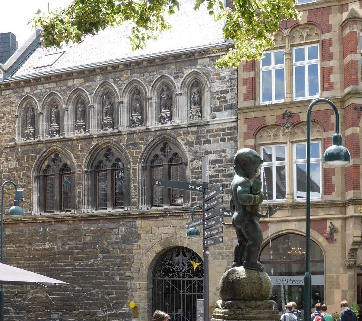 피쉬퓌델셴과 아헨 대성당 배경