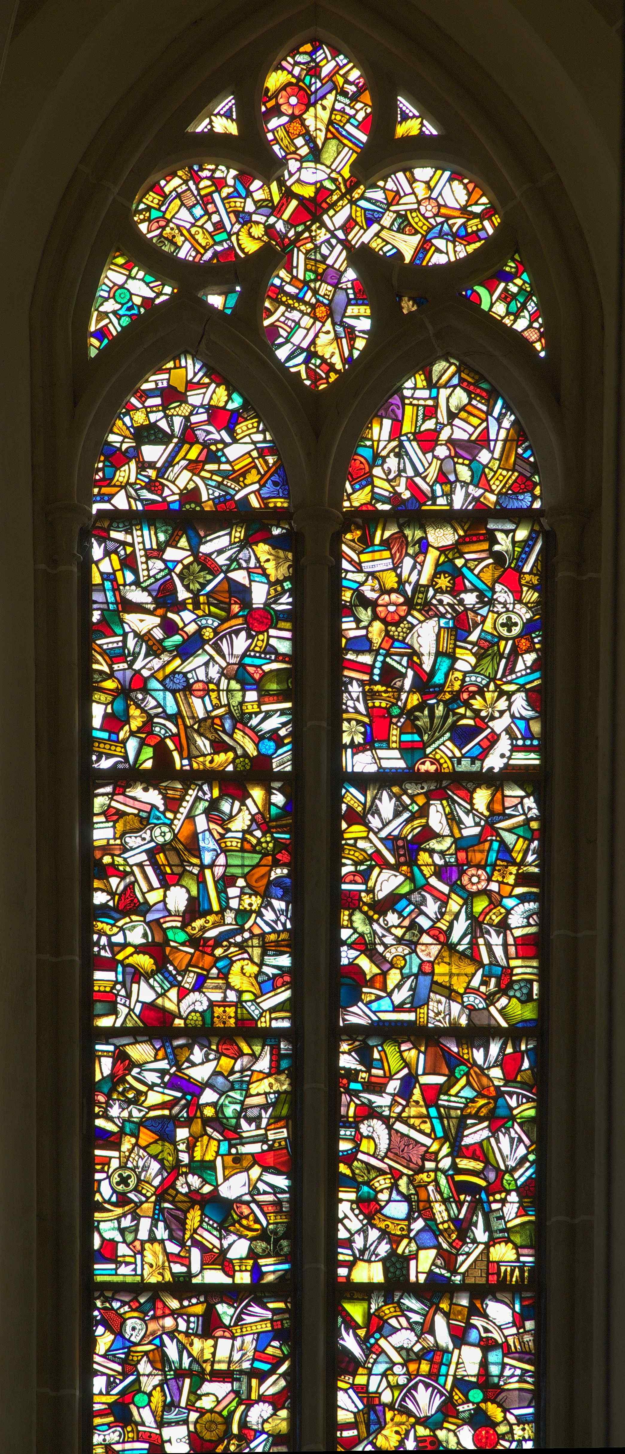 트륌머펜스터 (잔해 창문) 클로즈업