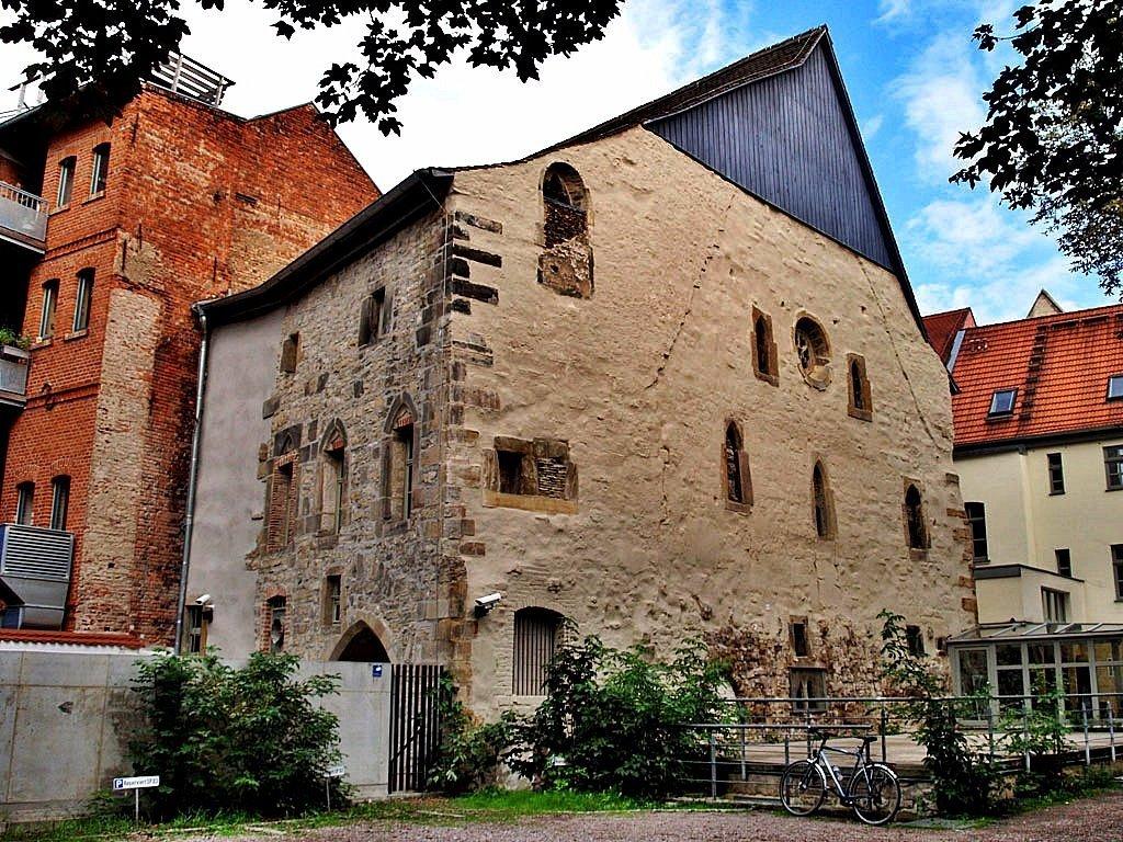 박물관 안뜰 (Museum Inner Courtyard)