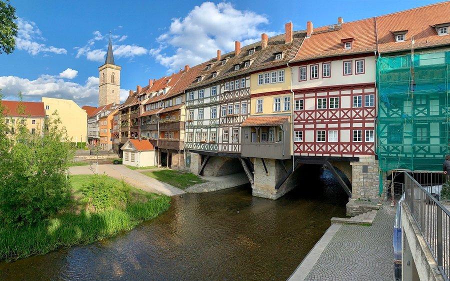 슈파이셔호이저와 크레머 다리(Krämerbrücke) 연결 지점 부근