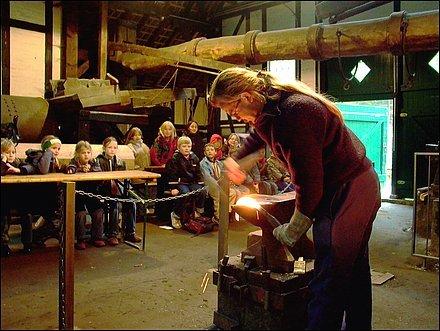 할바흐 해머 시연 모습