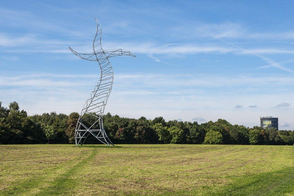 조형물 정면 및 다양한 각도