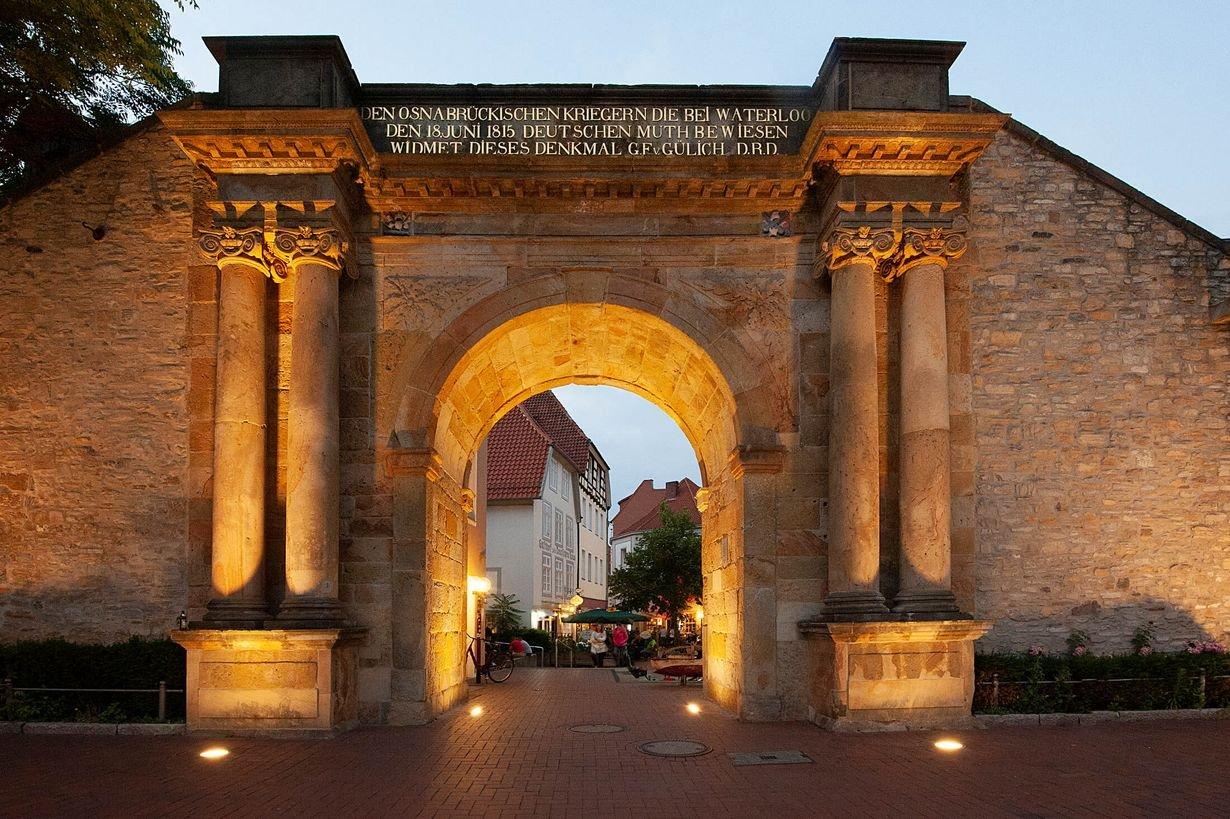 🏛️ 헤거 문(헤거 토어)