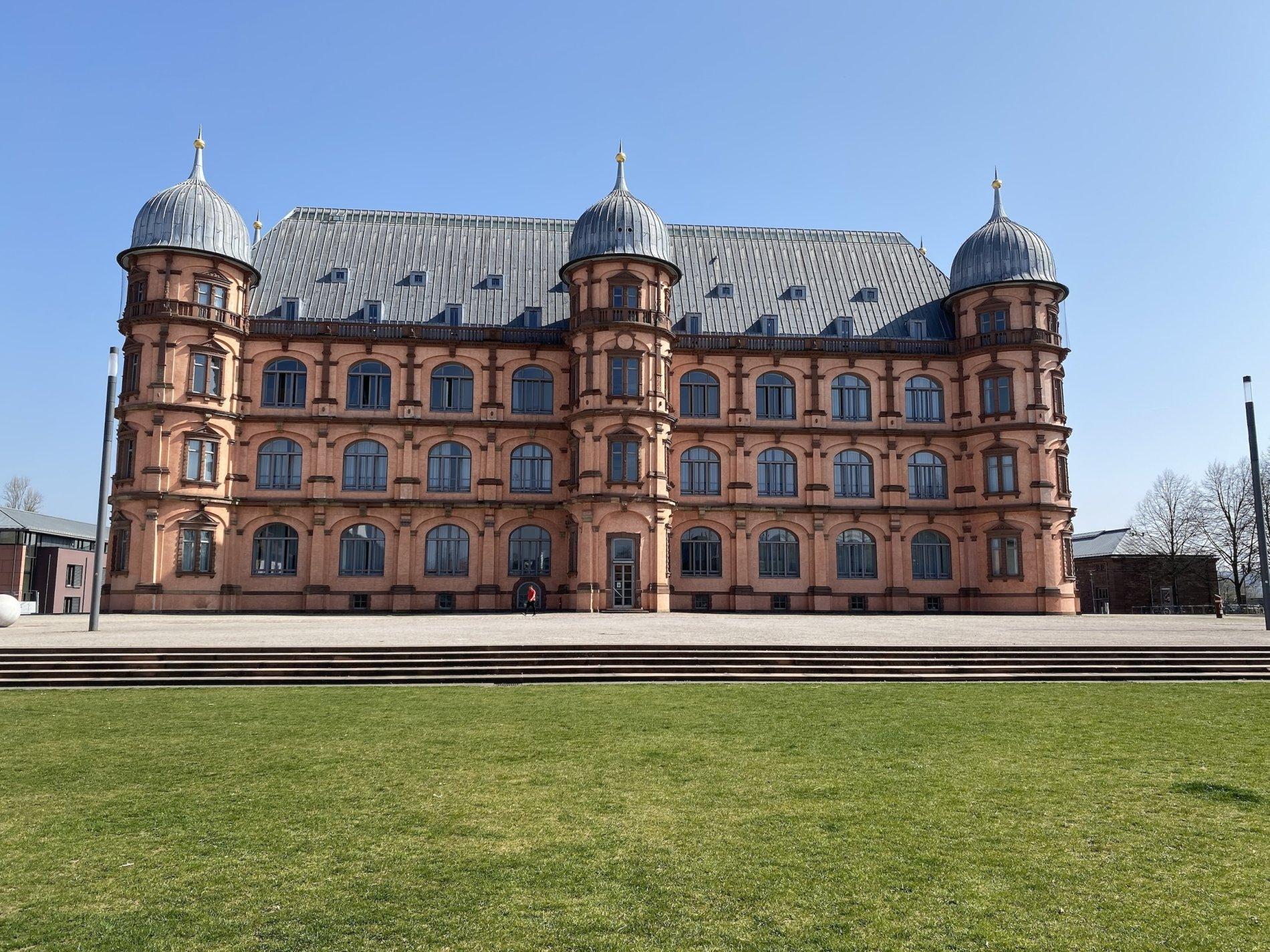 공원에서 바라본 성