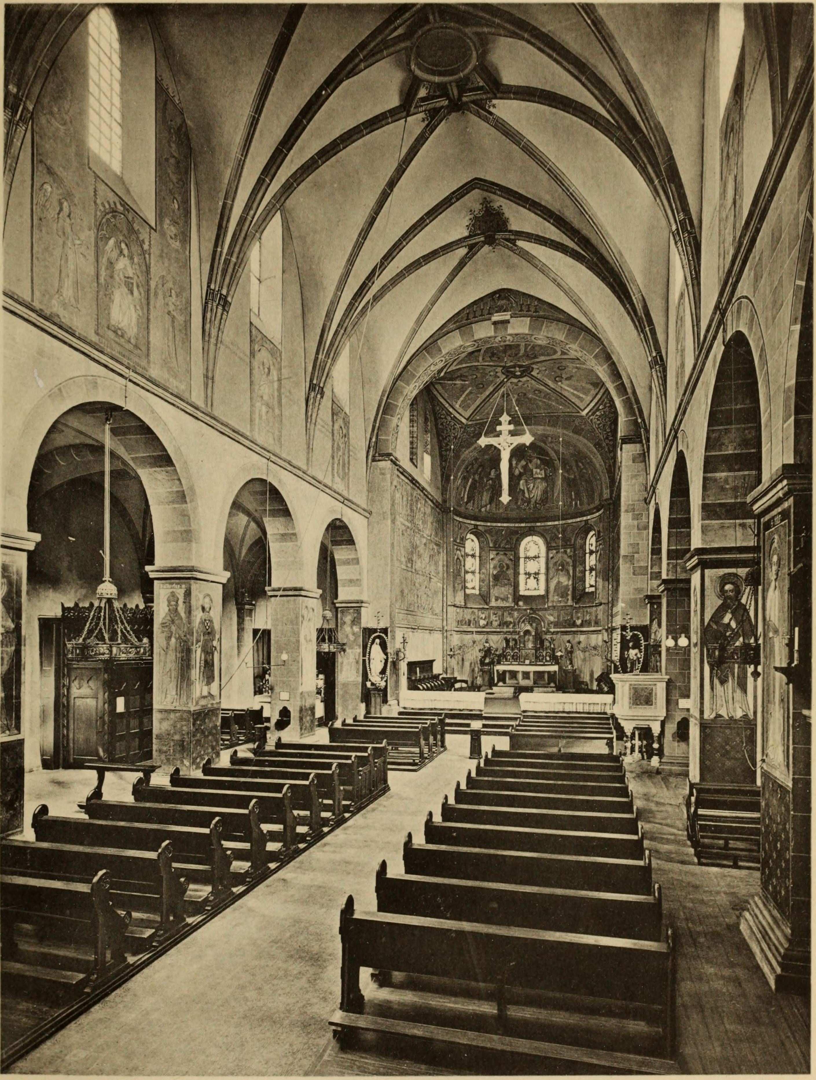 성 체칠리아 축일 미사가 열리는 교회 내부