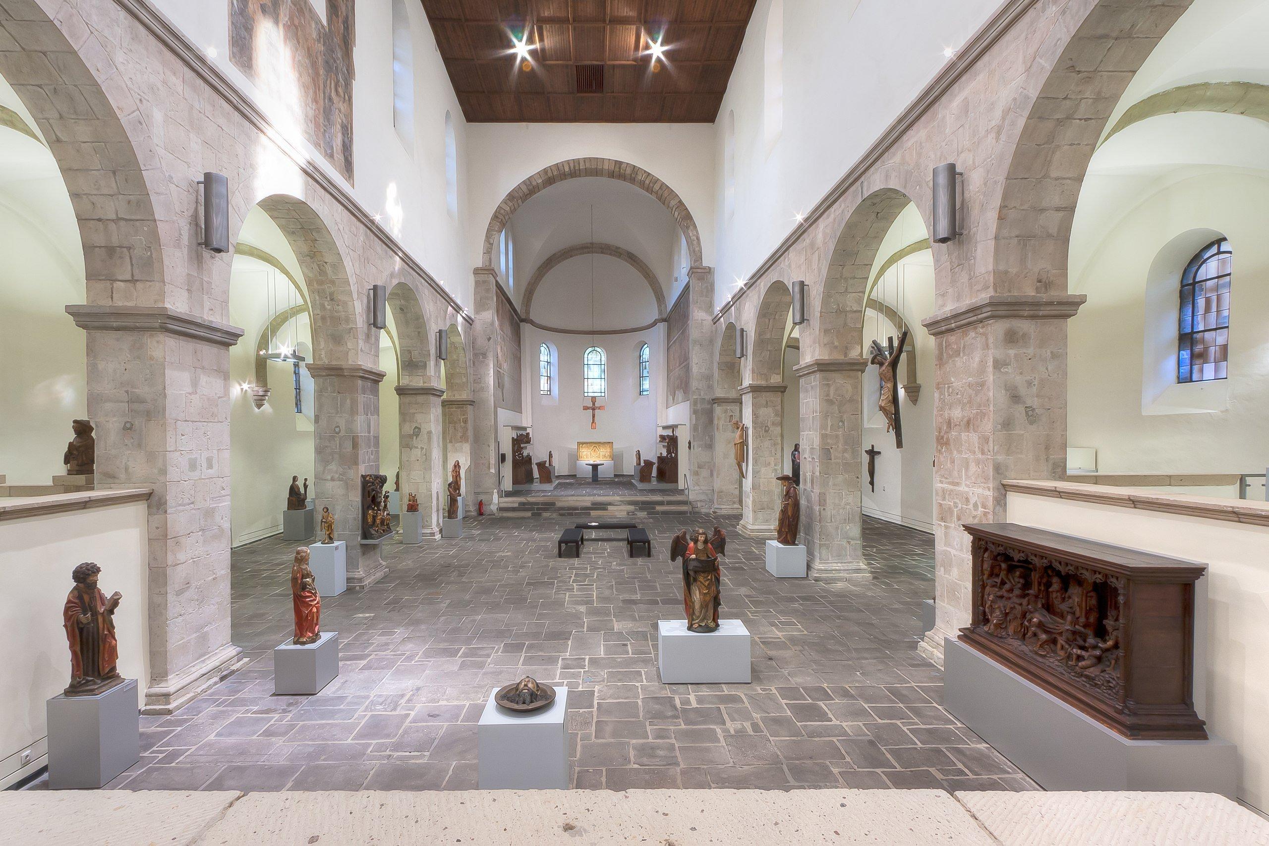 교회 내부 (슈뉘트겐 박물관 전시 공간)