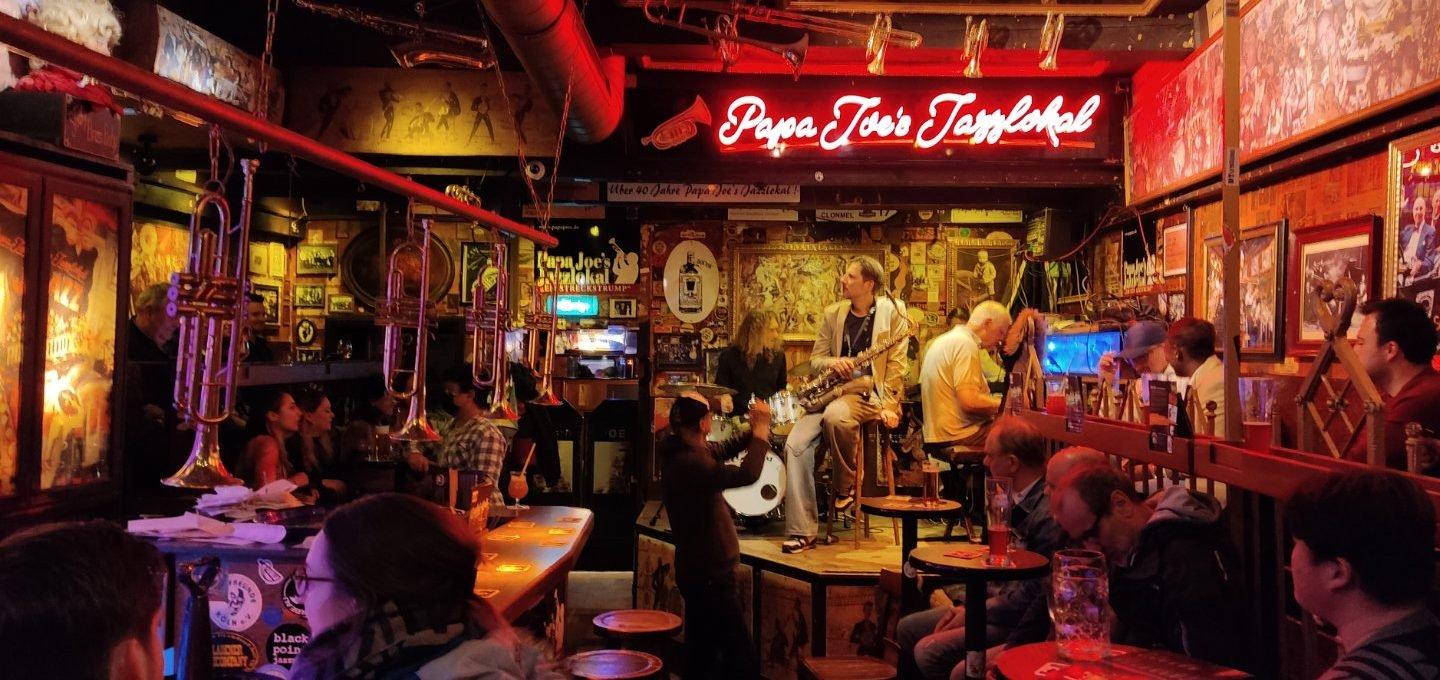 🎶 파파 조 재즈 로컬 "엠 슈트렉슈트룸프"