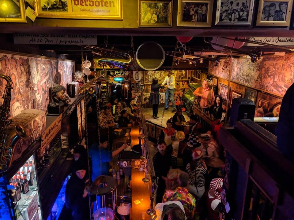 빈티지 인테리어와 재즈 소품들