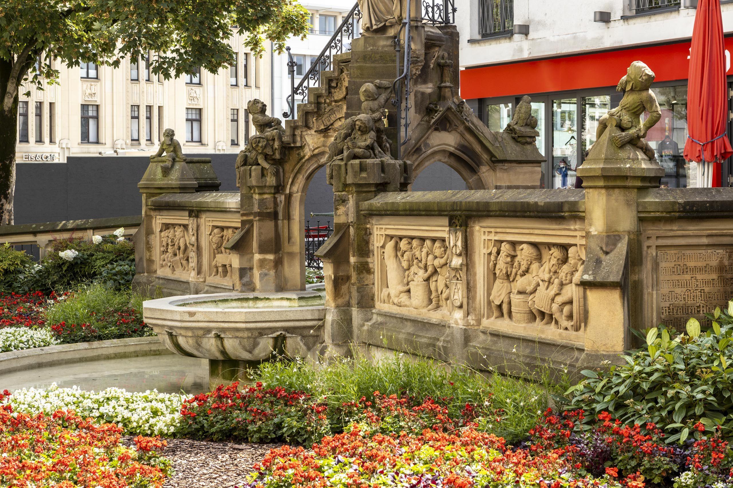 ⛲ 하인첼멘헨 분수 (하인첼멘헨브루넨)