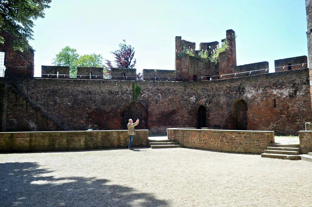 역사적인 안뜰 (Historischer Innenhof)