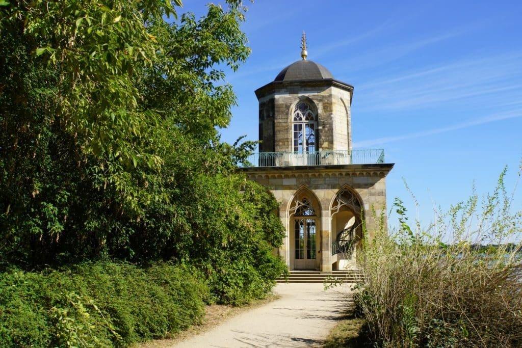 도서관 측면에서 마르모르팔레 방향으로 촬영