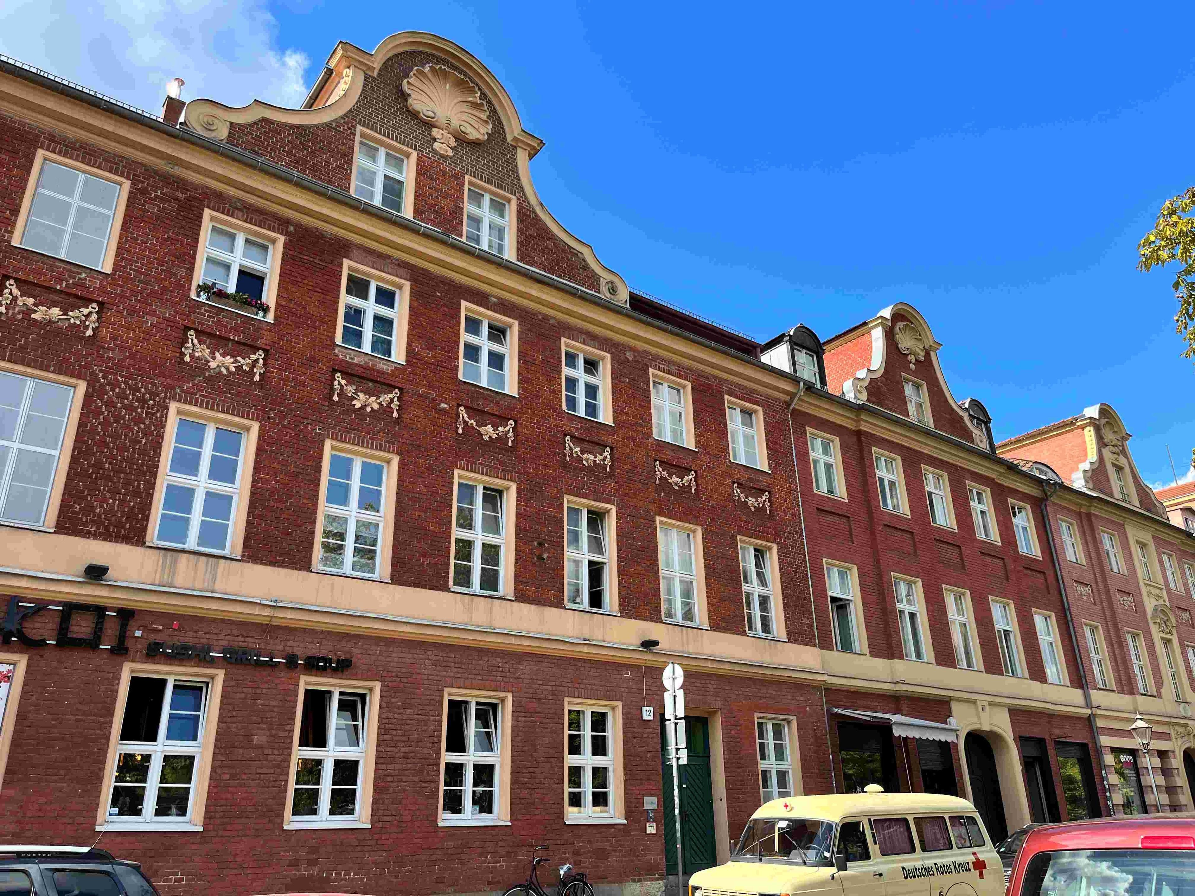 🏛️ 바신 광장(바신플라츠)