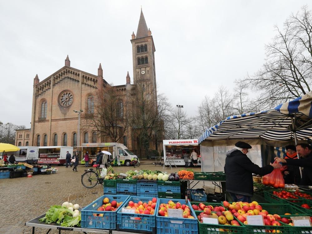 바신 광장 주간 시장