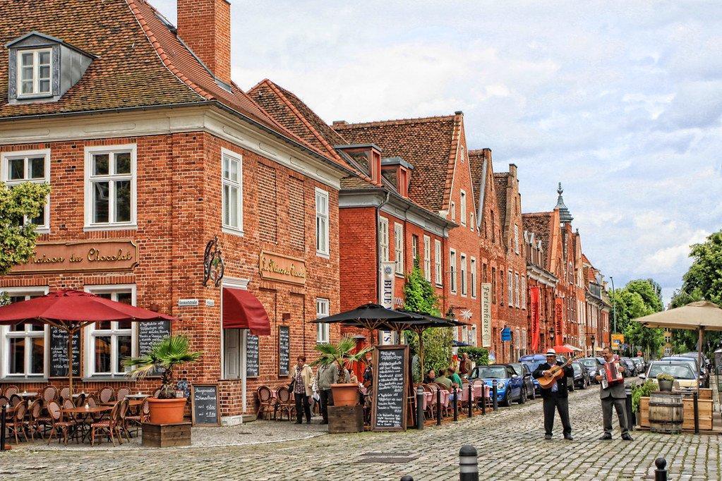 네덜란드 지구의 붉은 벽돌 거리