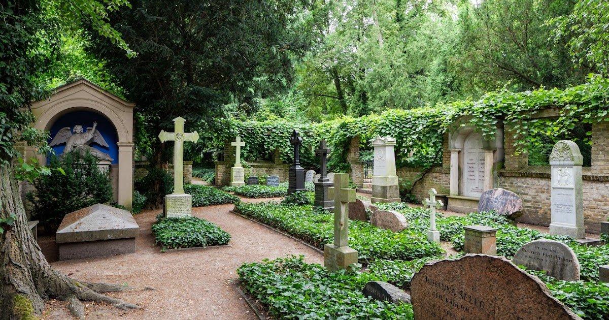 본슈테트 교회와 묘지 전경