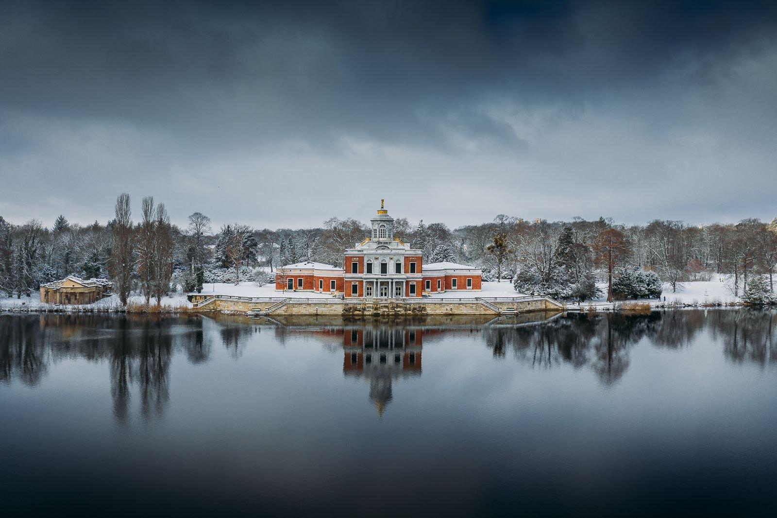 마르모어 궁전(Marmorpalais) 배경