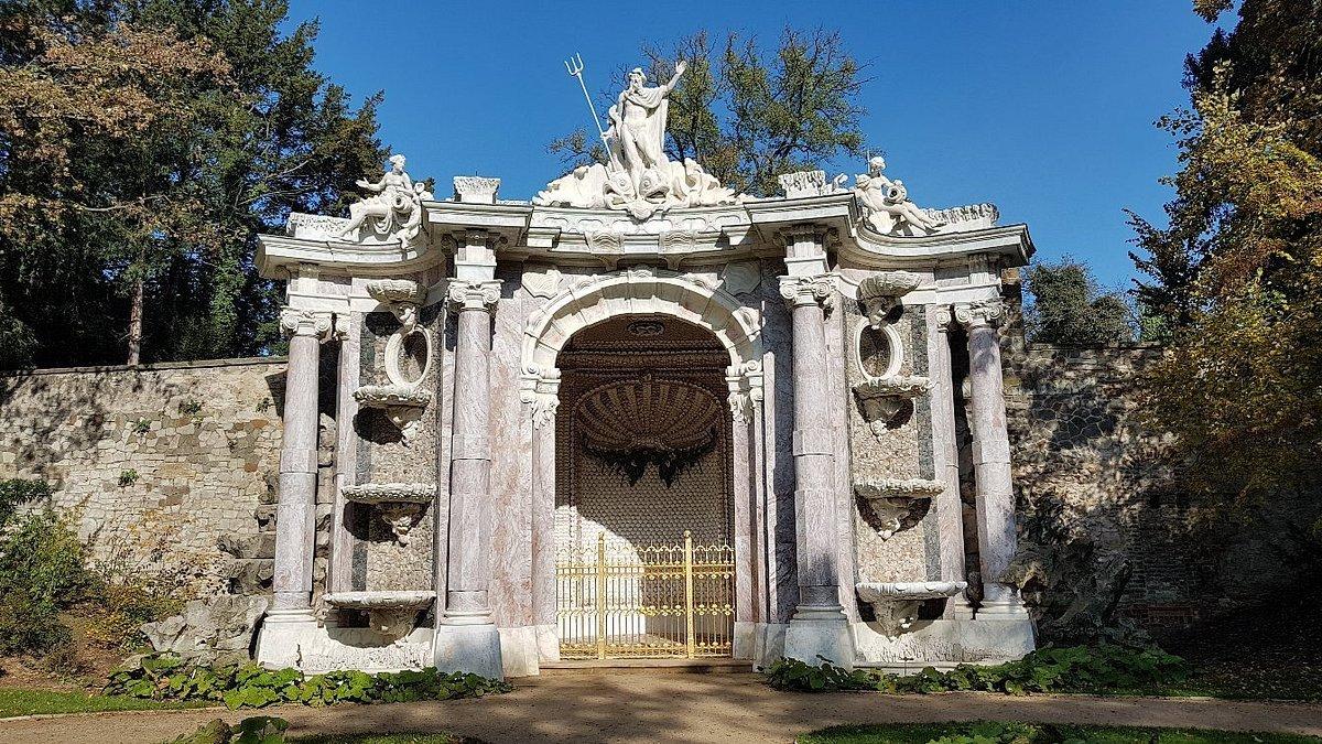 🏛️ 해왕성 동굴(넵툰그로테)