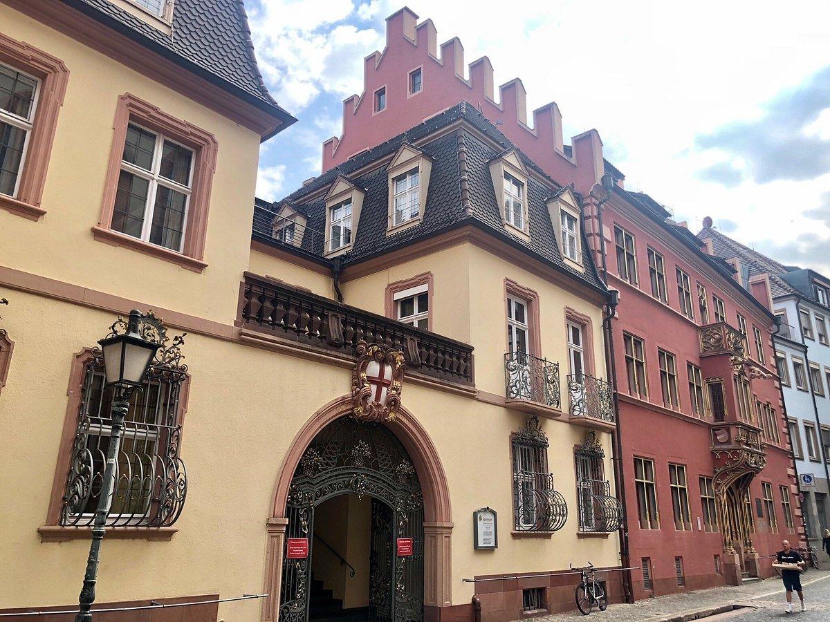 🏛️ 고래의 집(하우스 춤 발피슈)