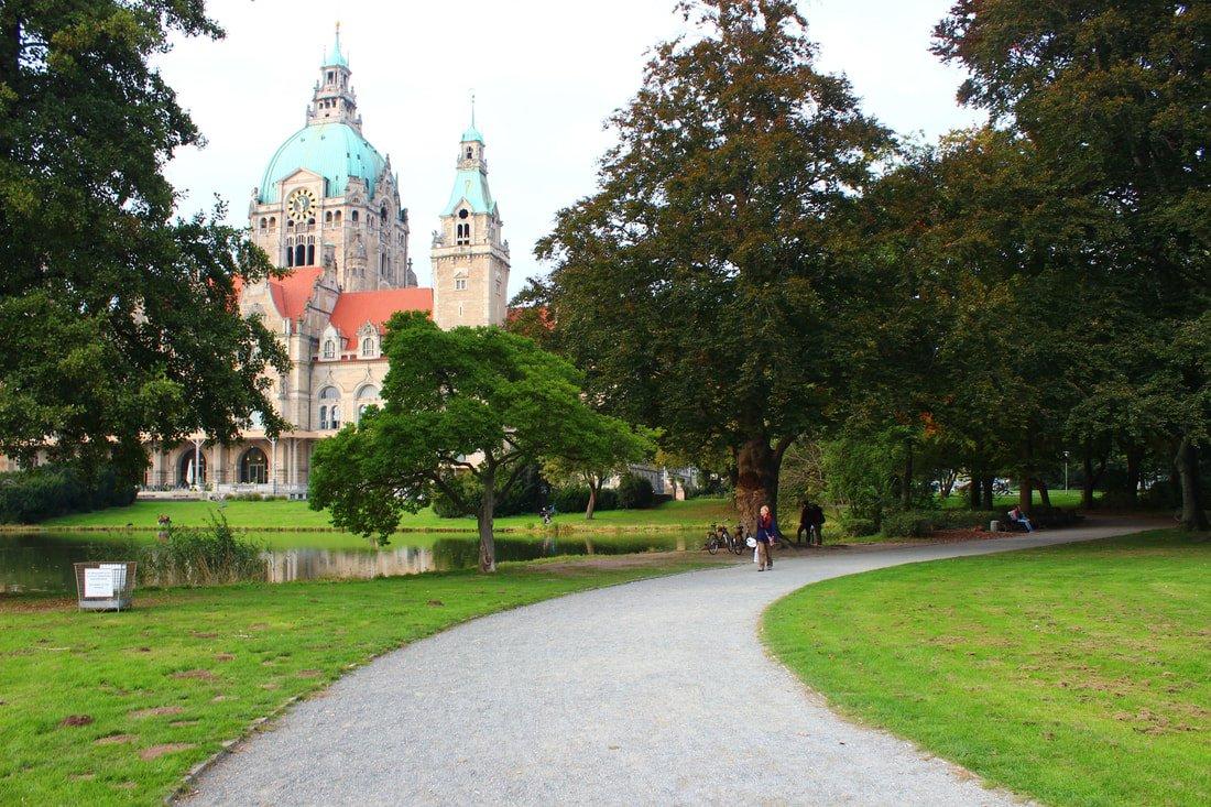 공원 산책로 (계절별 풍경)