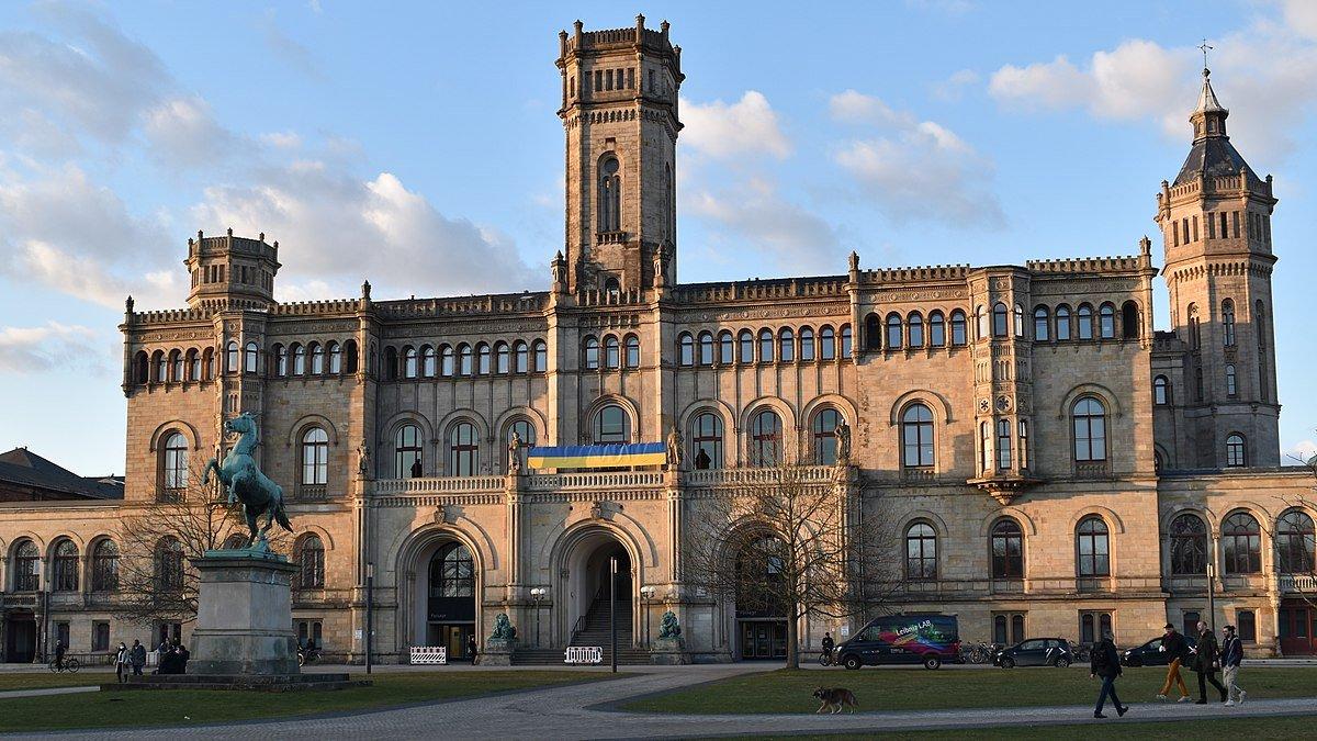 궁전 정면 중앙