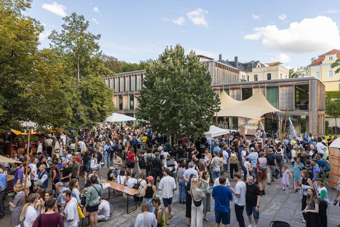 기비헨슈타인 미술대학교 연례 전시회 작품