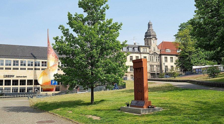 🚩 깃발 기념비 (파넨모누멘트)