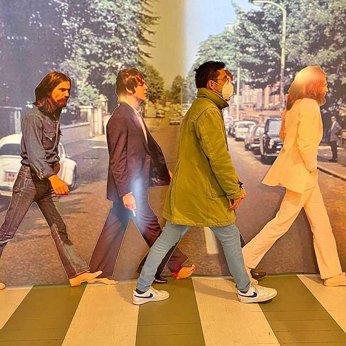 애비로드 횡단보도 재현 포토존