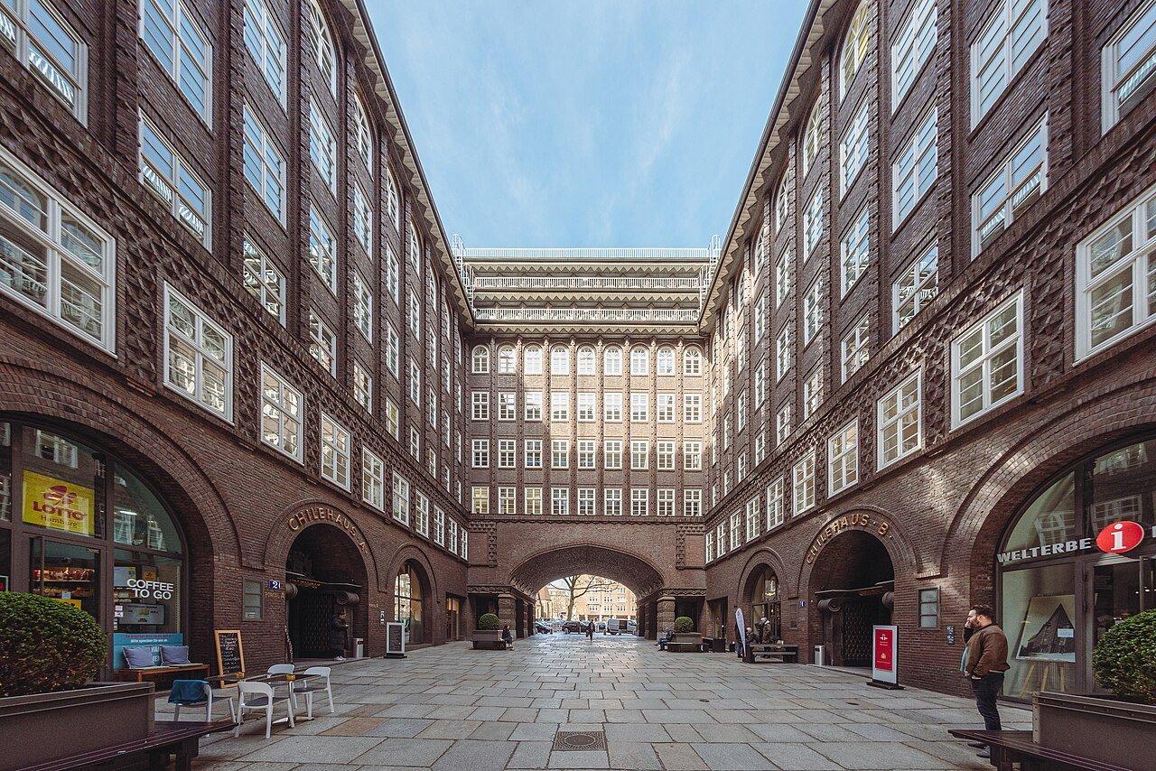 칠레하우스 내부 안뜰 (Courtyard)