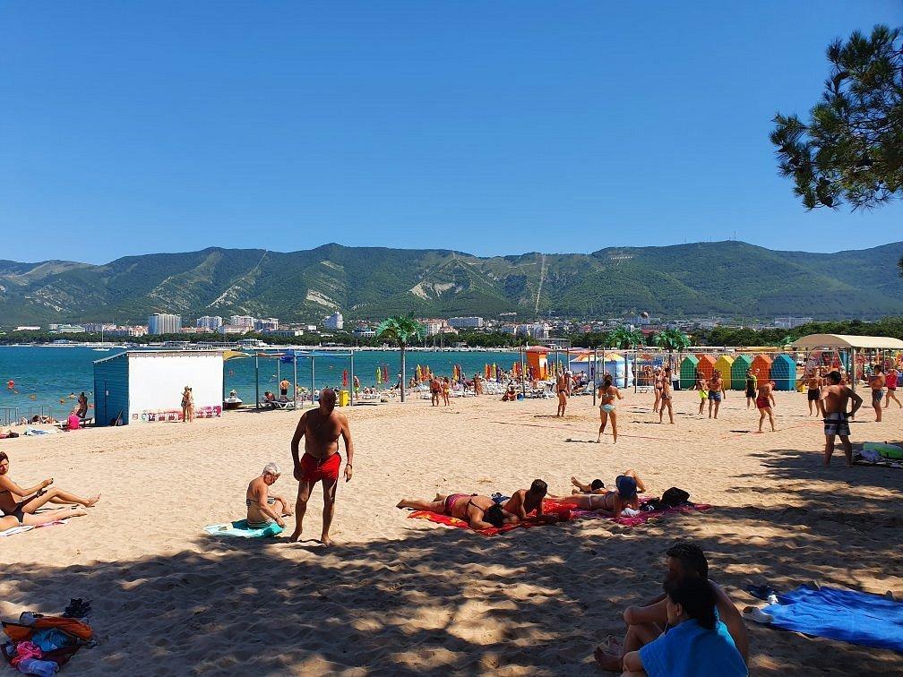 🏖️ 중앙 해변(첸트랄니 플랴시 고로다 겔렌지크)